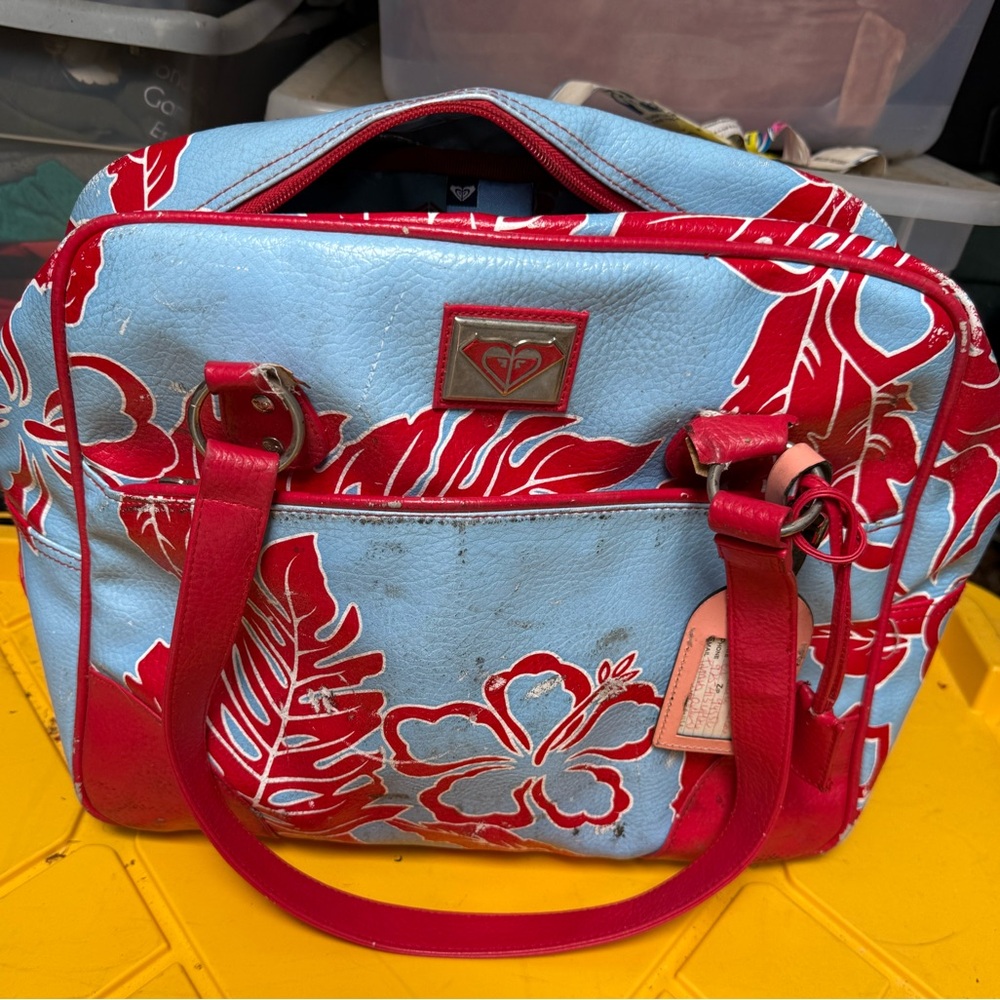 Roxy Vintage Red and Light Blue Floral Travel Bag